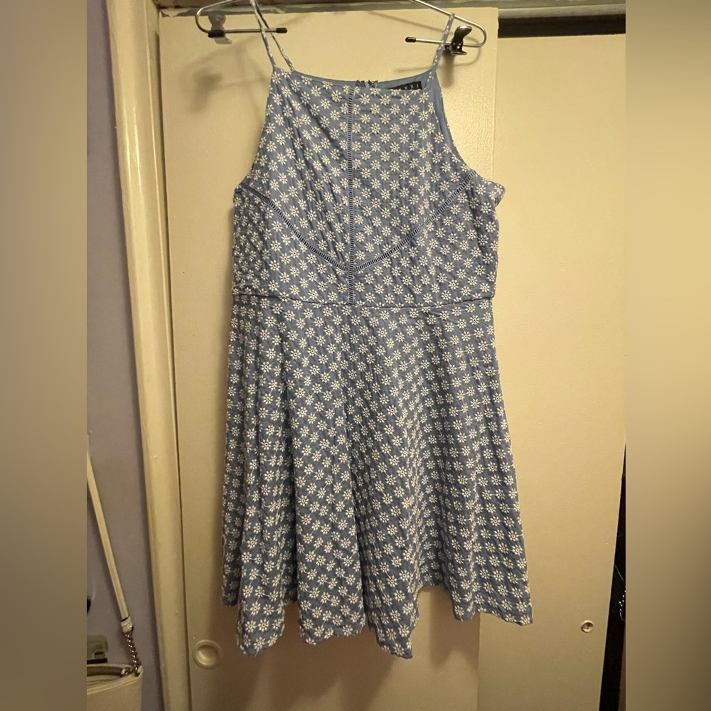 Flowery blue dress, size Large